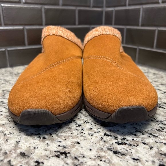 Vionic slip-on clogs. Size 8.5, EUC! - Picture 4 of 9